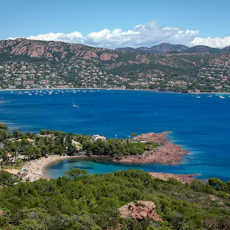 Climatise 2 Pers Proche Et Commerces Avec Balcon Et Wifi A Saint-raphael - Fr-1-466a-28 Saint-Raphael (Var)