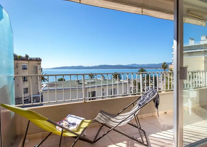 Apartment Climatise 2 Pers Proche Et Commerces Avec Balcon Et Wifi A Saint-raphael - Fr-1-466a-28