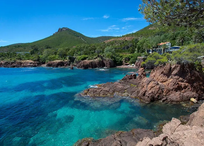 Climatise 2 Pers Proche Et Commerces Avec Balcon Et Wifi A Saint-raphael - Fr-1-466a-28 Апартаменти *